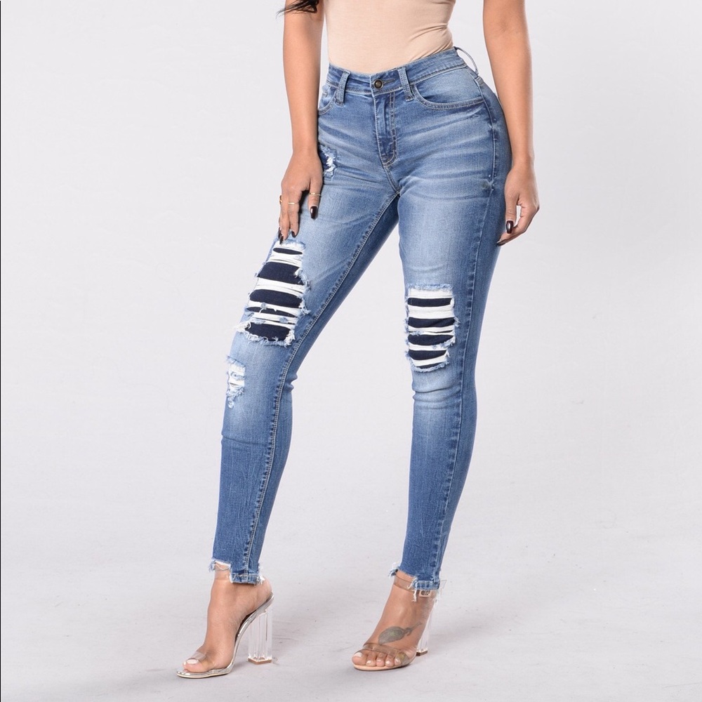 Fashion Nova Ripped Jeans Size 3